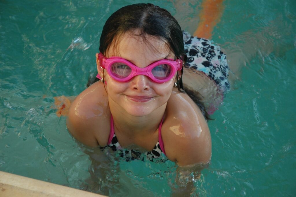 swimming, girl, goggles-2404378.jpg